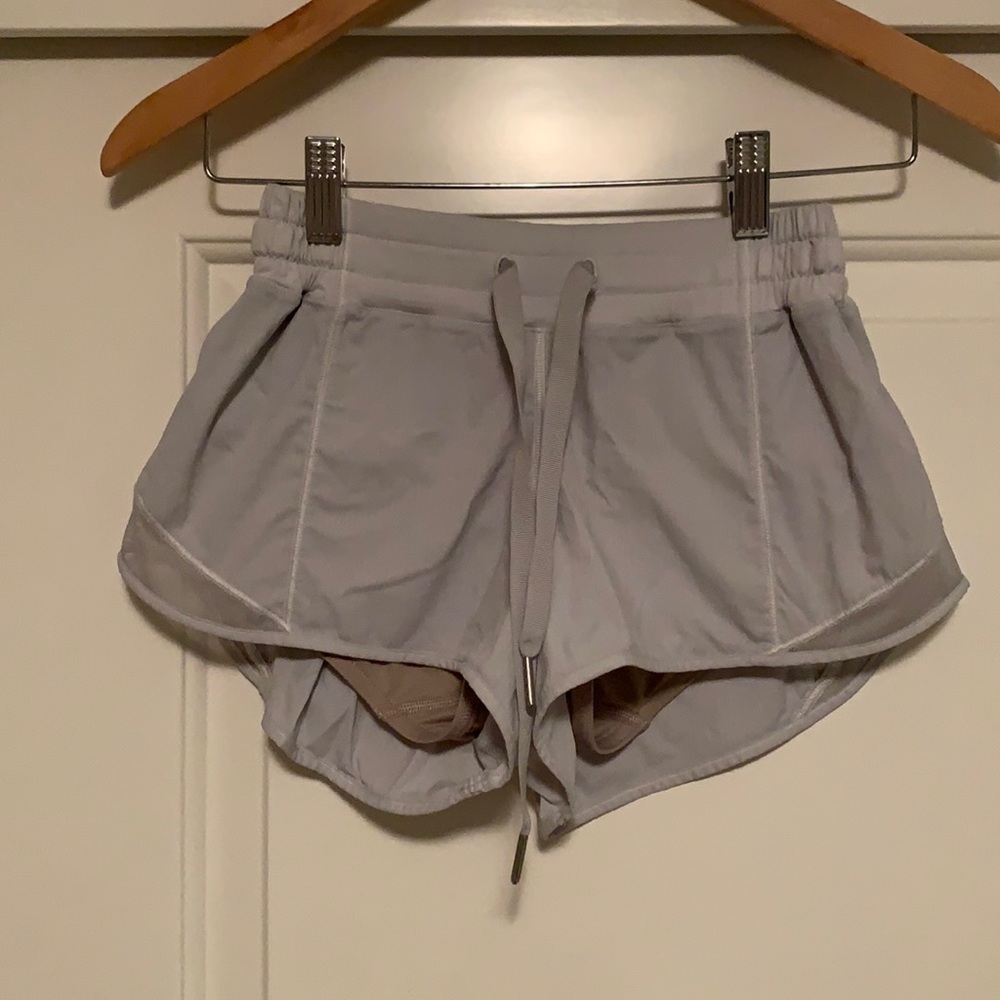 Lululemon hotty hot short low rise 2.5” with tie